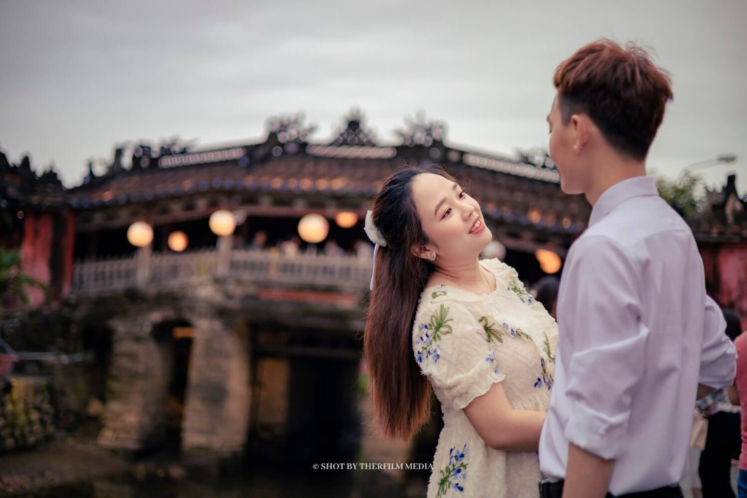 thuê thợ chụp ảnh ngoại cảnh hội an