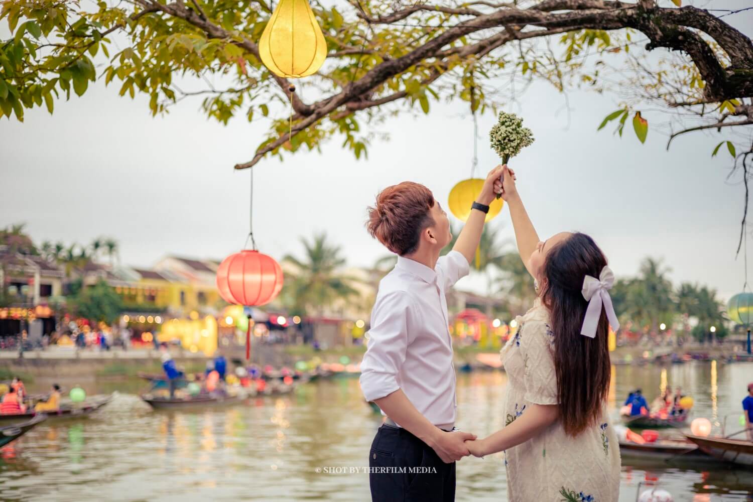 thuê thợ chụp ảnh ngoại cảnh hội an